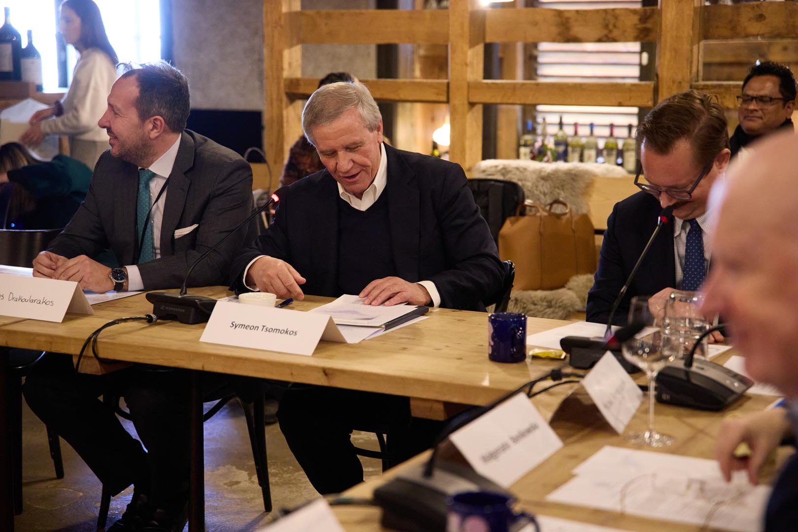 Delphi Roundtable at Davos 3-1