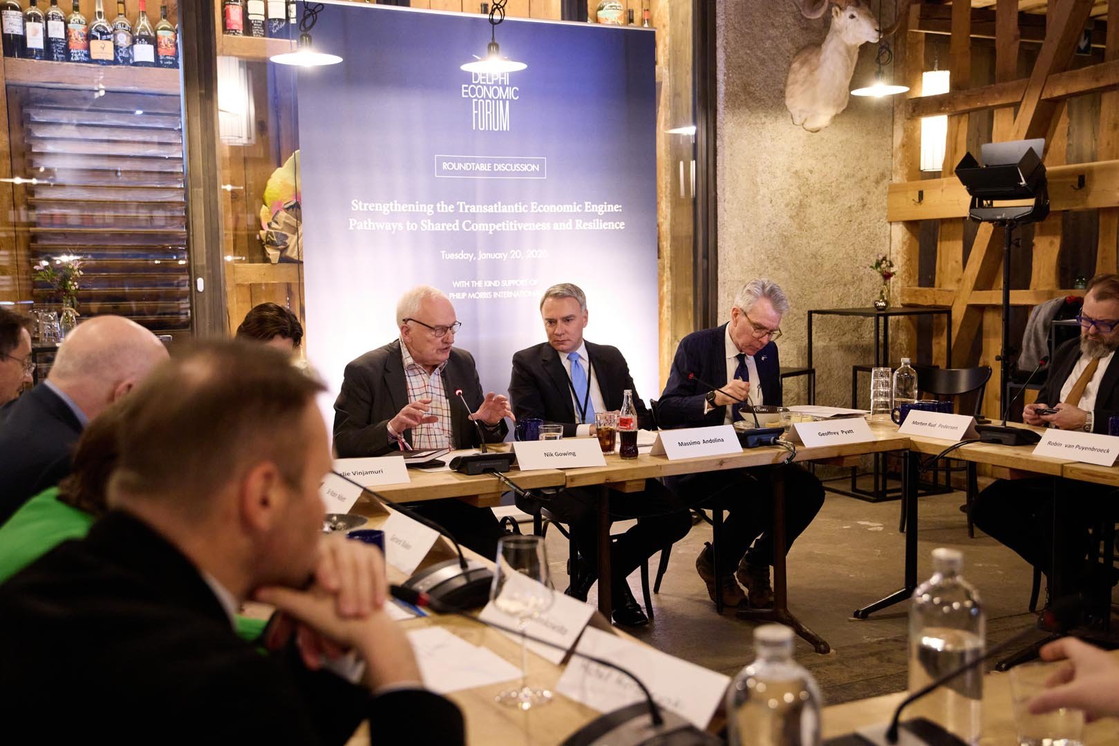Delphi Roundtable at Davos 5-1